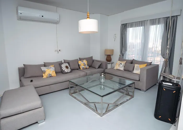 Luxurious Penthouse Apartment *